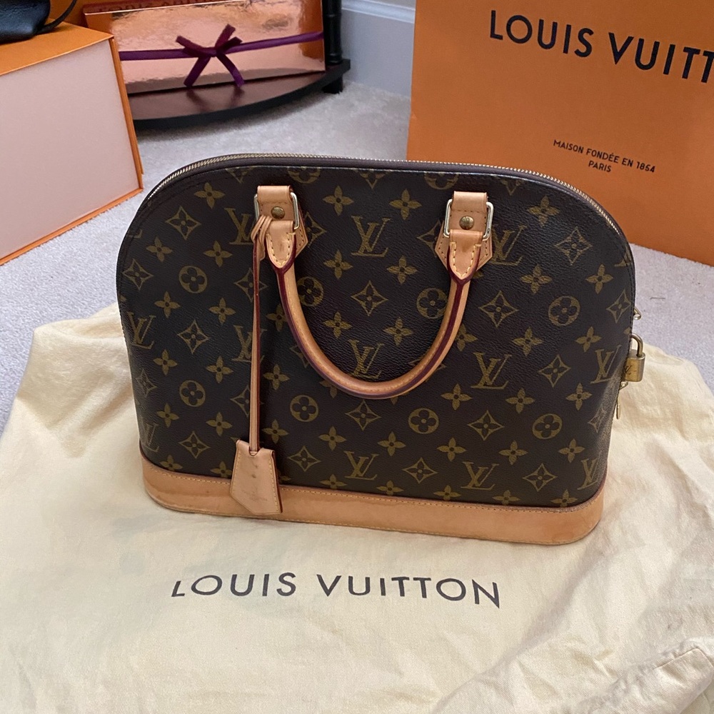 SOLD🌟Authentic Louis Vuitton Alma PM🌟